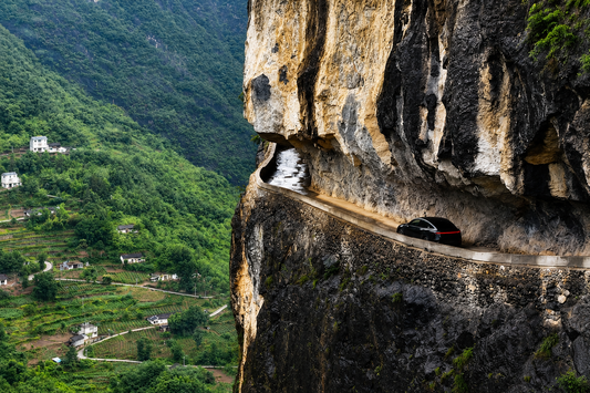 Tesla FSD Takes on a Cliffside Road in China, and Elon Musk’s Repost Sparks a Fascinating Conversation WIGOO